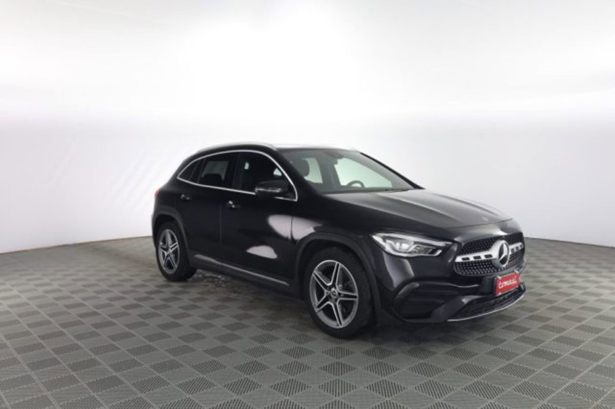 Mercedes-Benz CLA Shooting Brake 180 d Automatic Shooting Brake Premium (2)