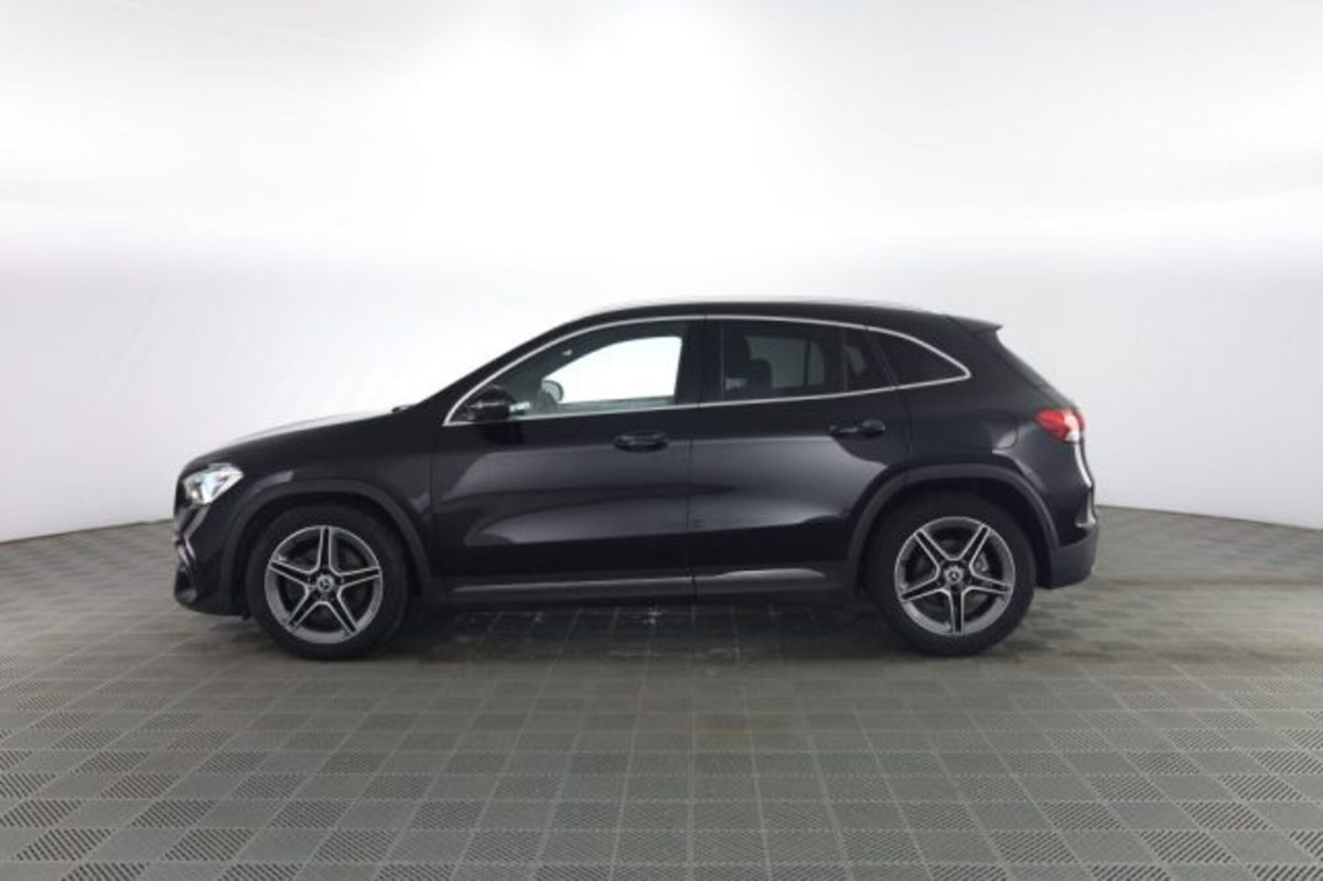 Mercedes-Benz CLA Shooting Brake 180 d Automatic Shooting Brake Premium (7)