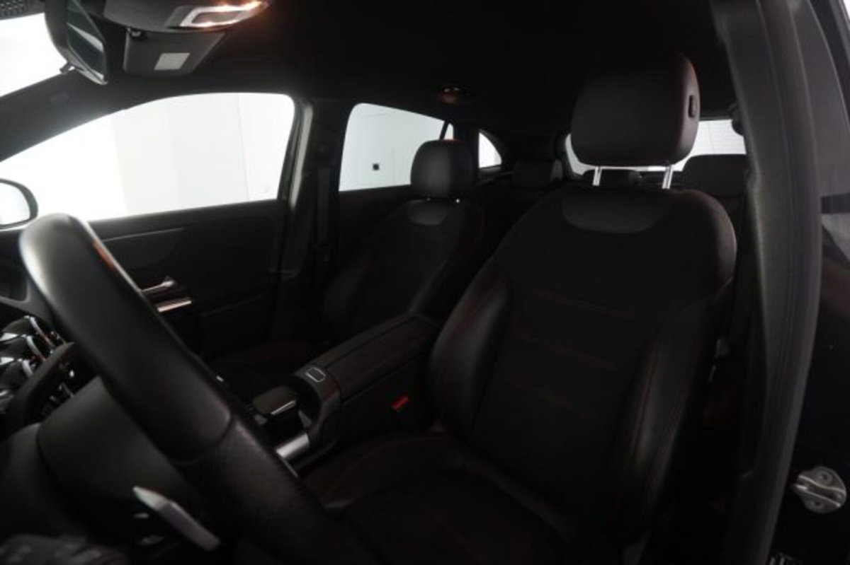 Mercedes-Benz CLA Shooting Brake 180 d Automatic Shooting Brake Premium (9)