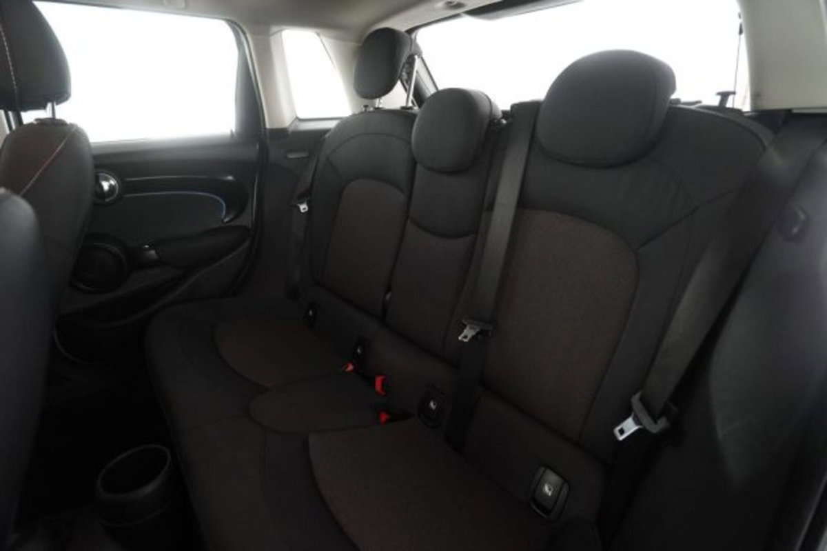 MINI Mini 1.5 Cooper Classic 5 porte (10)