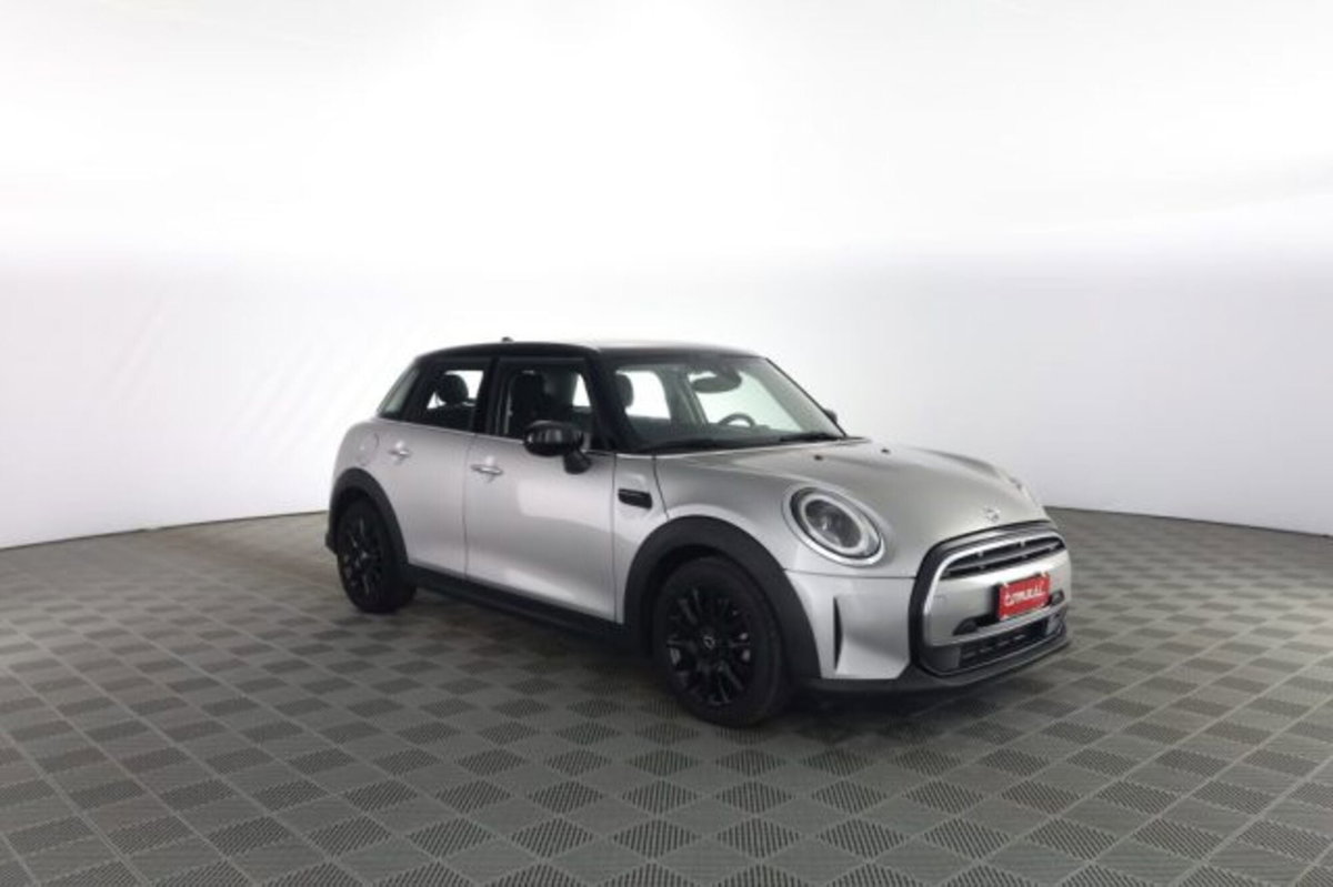 MINI Mini 1.5 Cooper Classic 5 porte (2)