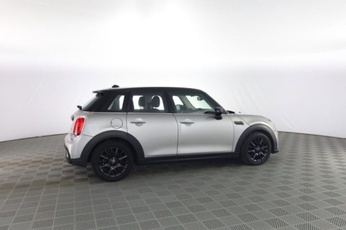MINI Mini 1.5 Cooper Classic 5 porte (3)
