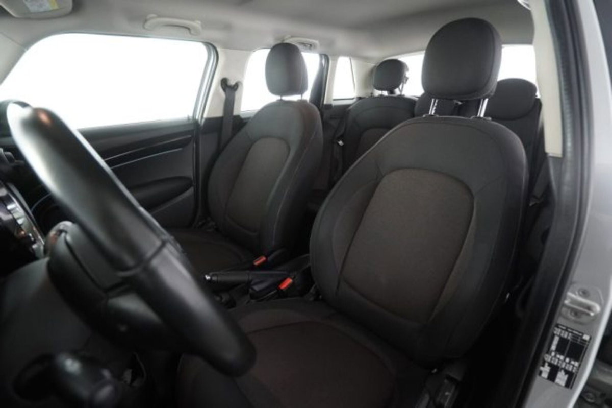 MINI Mini 1.5 Cooper Classic 5 porte (9)