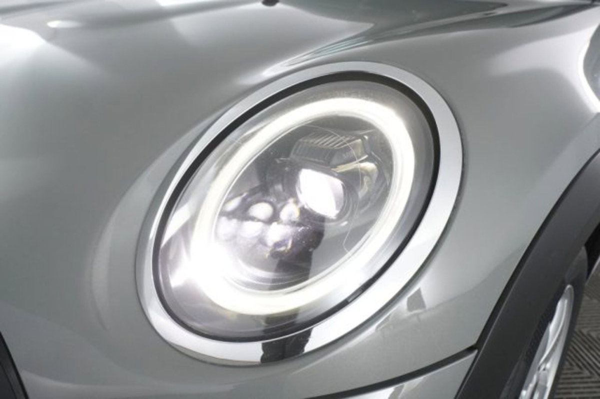 MINI Mini 1.5 Cooper Essential 5 porte (15)