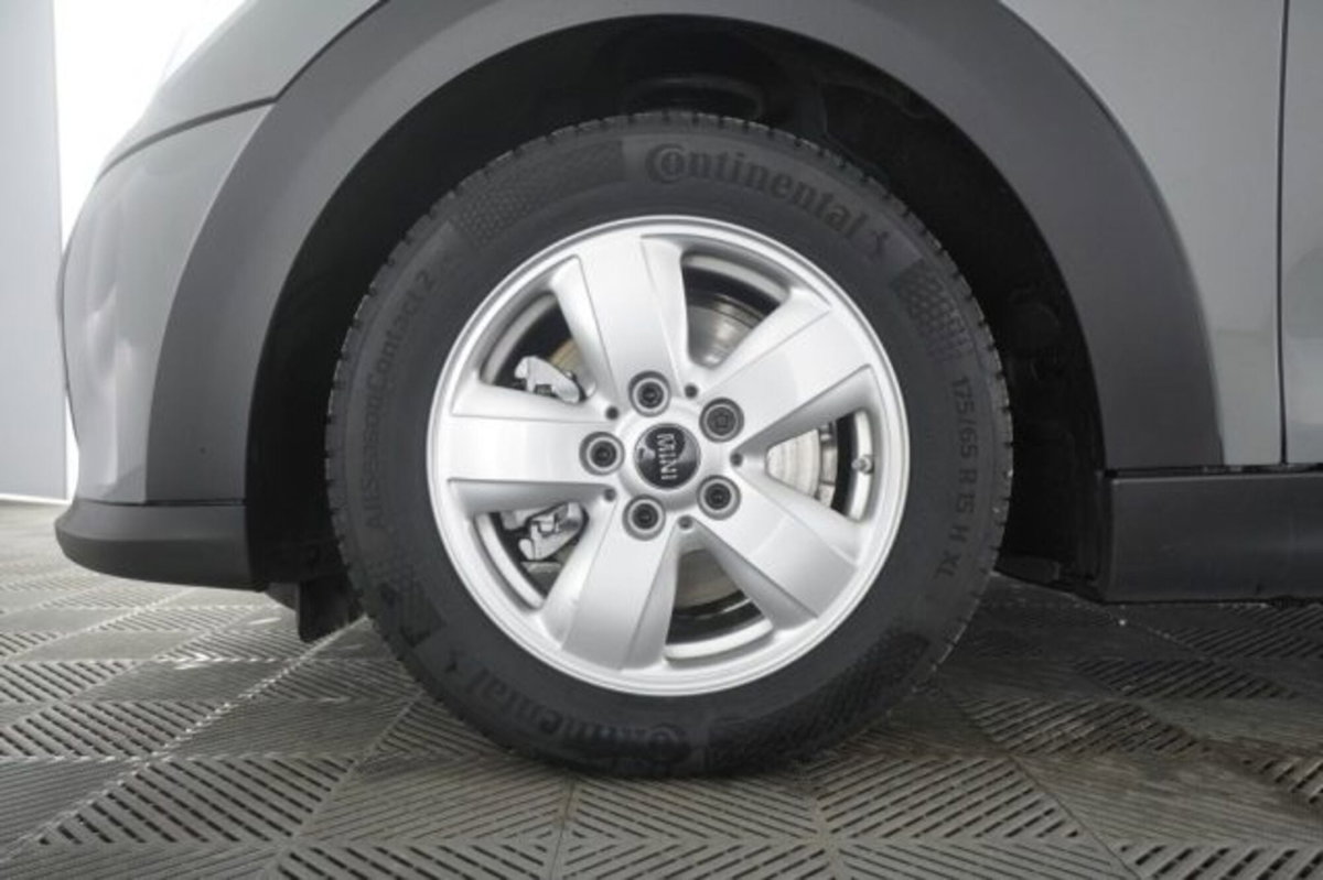 MINI Mini 1.5 Cooper Essential 5 porte (16)