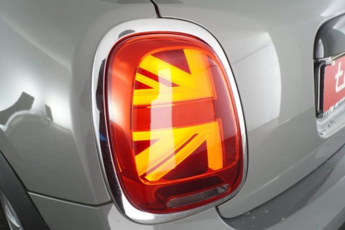 MINI Mini 1.5 Cooper Essential 5 porte (17)