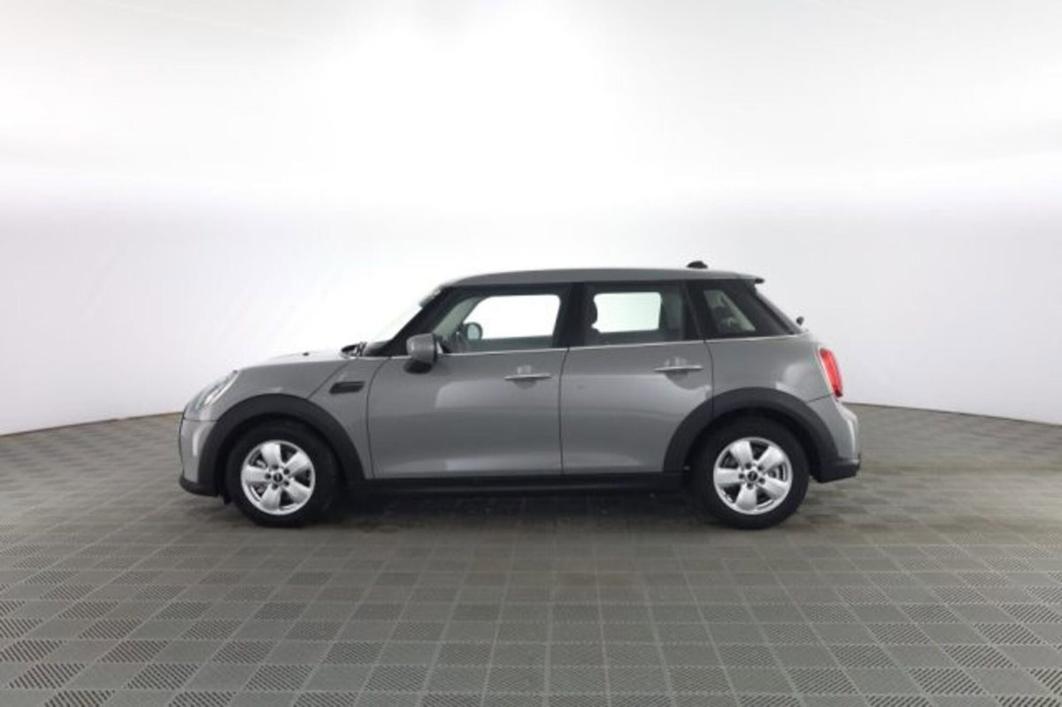 MINI Mini 1.5 Cooper Essential 5 porte (7)