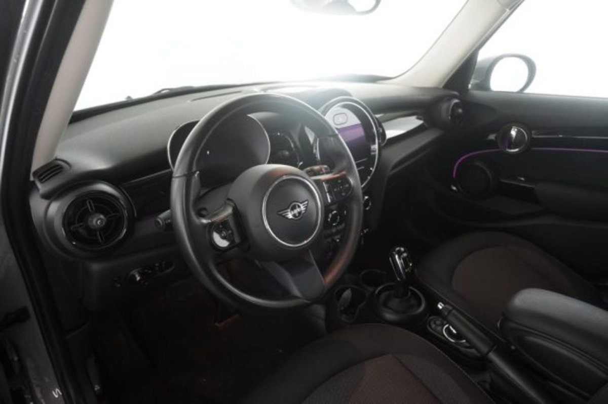MINI Mini 1.5 Cooper Essential 5 porte (9)
