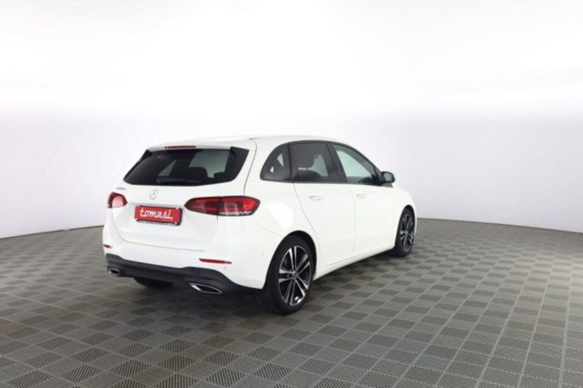 Mercedes-Benz CLA 200 d Sport (4)