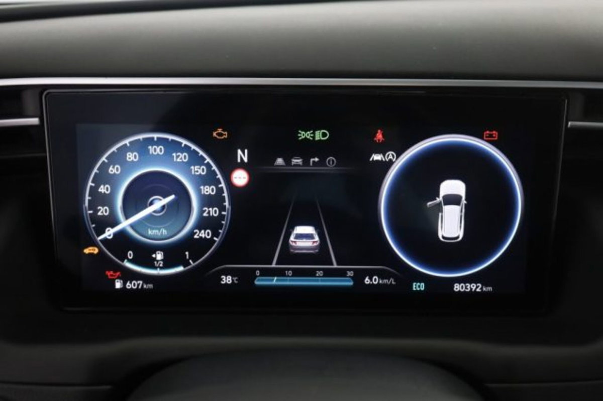 Hyundai Tucson 1.6 crdi 48V Xline 2wd dct (14)