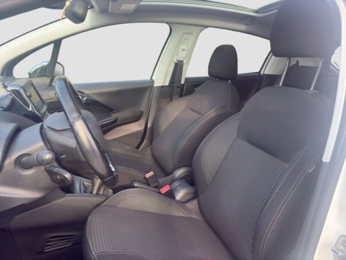 Peugeot 208 100 5 porte Allure (9)