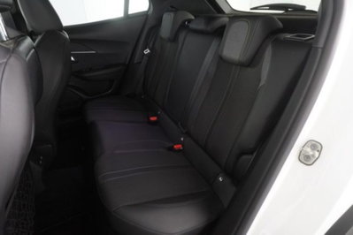 Peugeot 2008 BlueHDi 100 S&S GT Line (11)