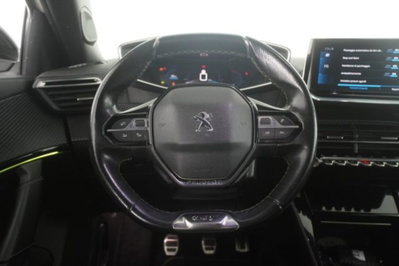 Peugeot 2008 BlueHDi 100 S&S GT Line (13)