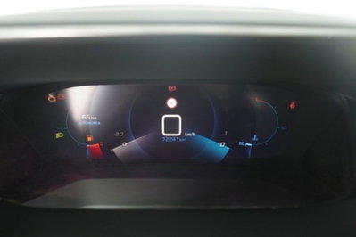 Peugeot 2008 BlueHDi 100 S&S GT Line (14)