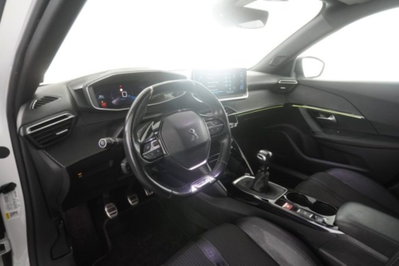 Peugeot 2008 BlueHDi 100 S&S GT Line (9)