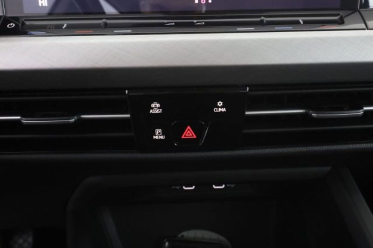 Volkswagen Golf Variant 1.0 eTSI EVO DSG Life (12)