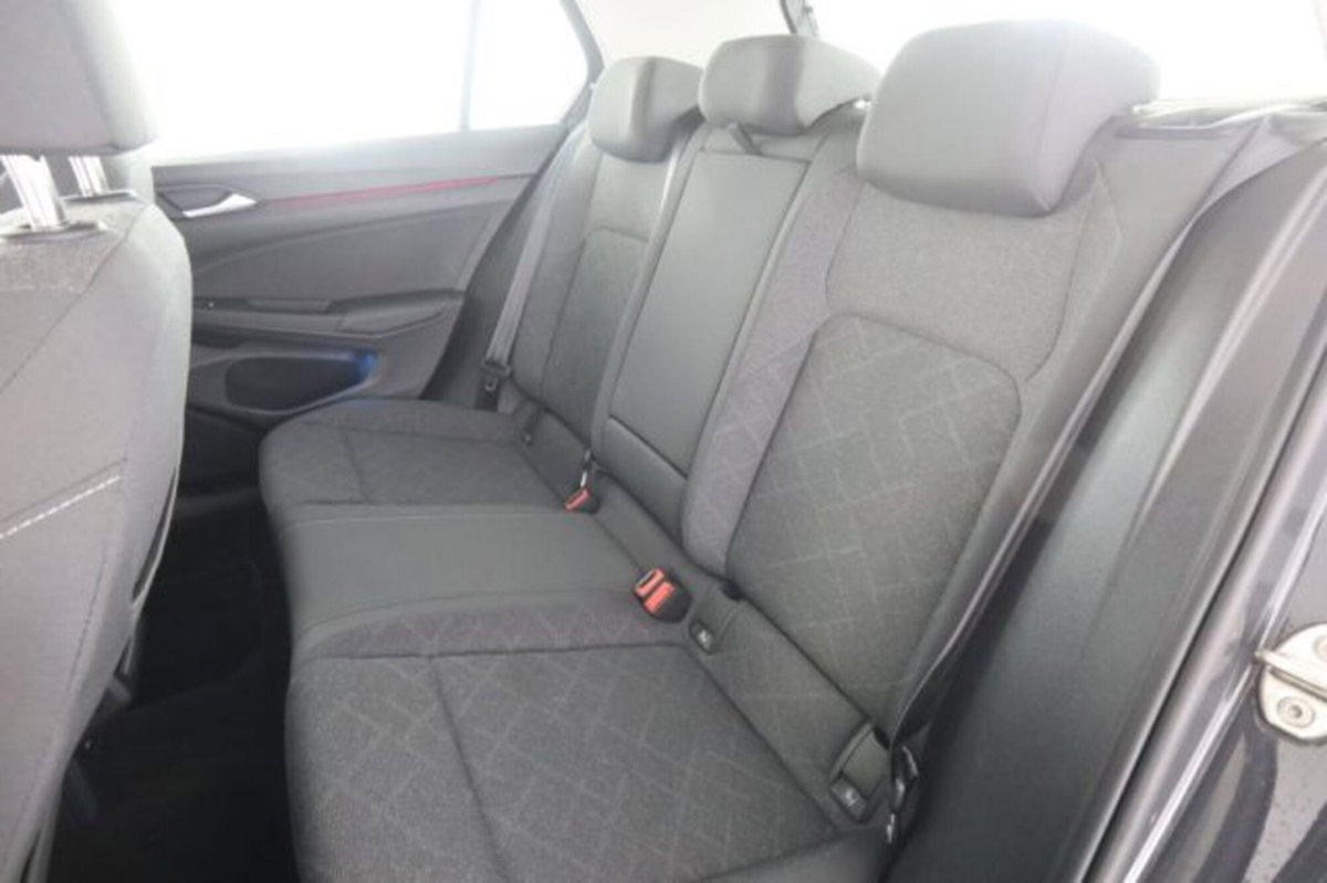 Volkswagen Golf Variant 1.0 eTSI EVO DSG Life (3)