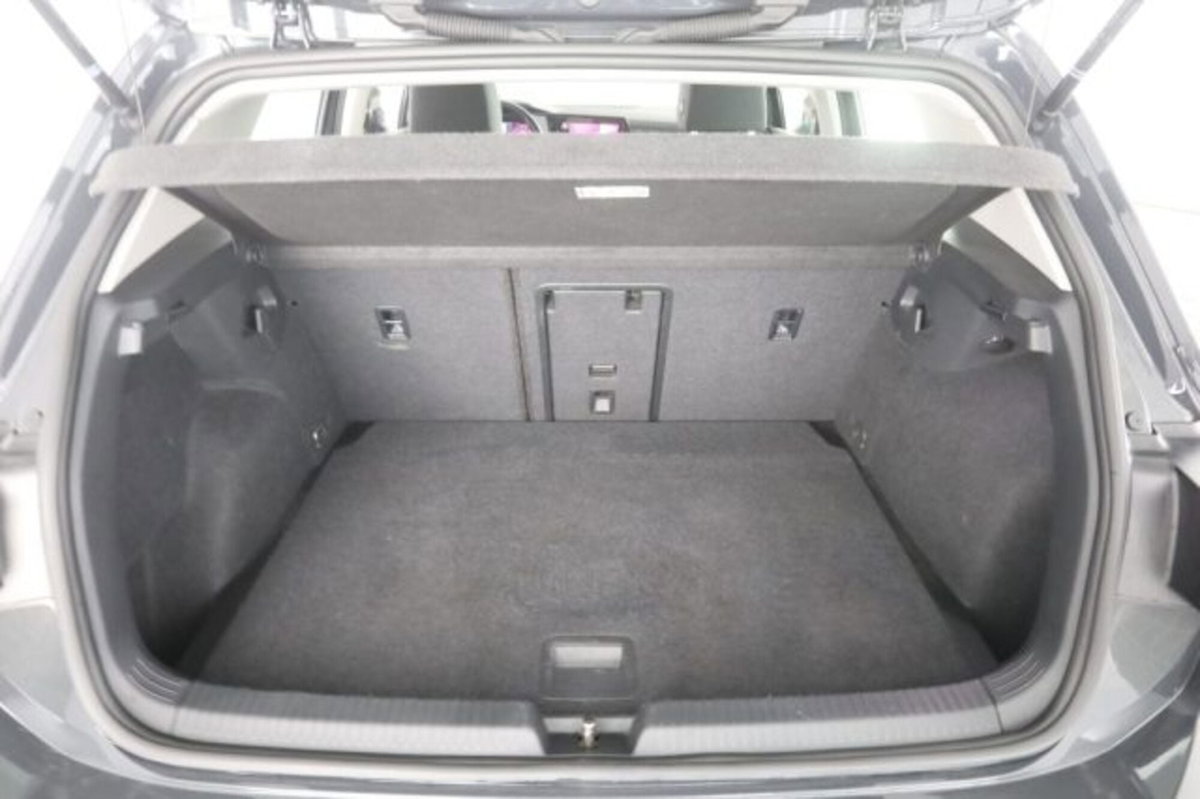 Volkswagen Golf Variant 1.0 eTSI EVO DSG Life (6)