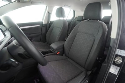 Volkswagen Golf Variant 1.0 eTSI EVO DSG Life (9)