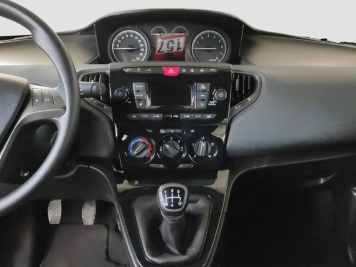 Lancia Ypsilon 1.2 69 CV 5 porte Elefantino Blu (13)