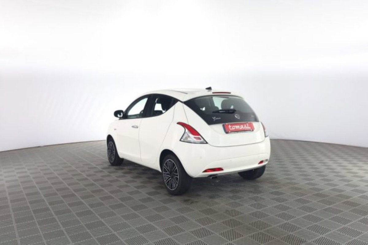 Lancia Ypsilon 1.0 FireFly 5 porte S&S Hybrid Ecochic Gold (6)