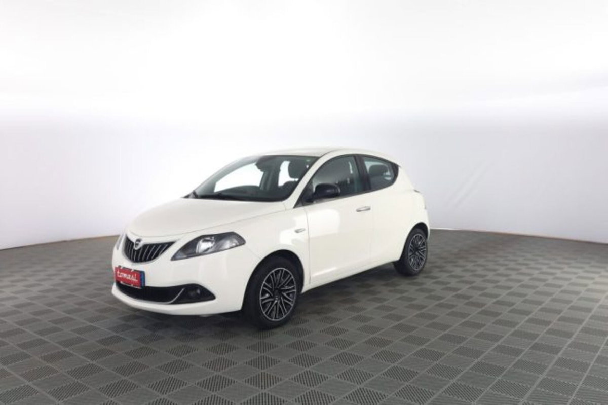 Lancia Ypsilon 1.0 FireFly 5 porte S&S Hybrid Ecochic Gold (8)