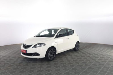 Lancia Ypsilon 1.0 FireFly 5 porte S&S Hybrid Gold Plus (8)