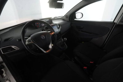 Lancia Ypsilon 1.0 FireFly 5 porte S&S Hybrid Gold Plus (9)