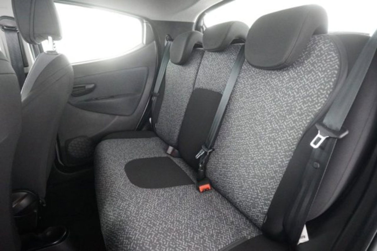 Lancia Ypsilon 1.0 FireFly 5 porte S&S Hybrid Ecochic Silver (11)