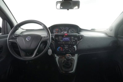 Lancia Ypsilon 1.0 FireFly 5 porte S&S Hybrid Silver Plus (12)