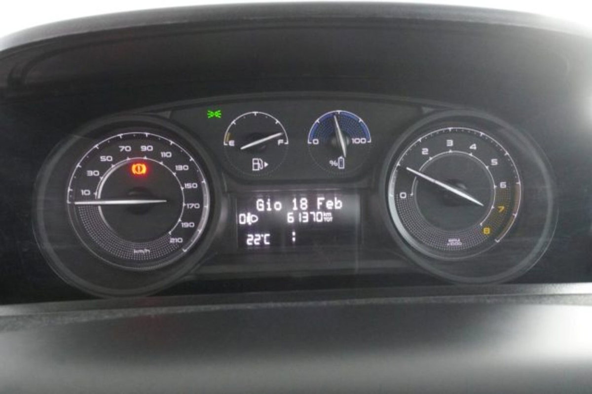 Lancia Ypsilon 1.0 FireFly 5 porte S&S Hybrid Ecochic Silver (15)