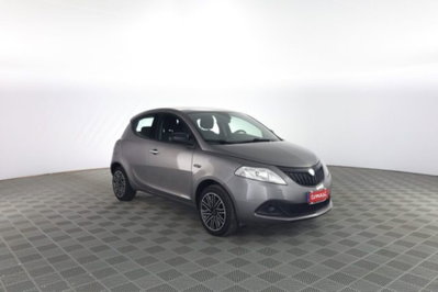 Lancia Ypsilon 1.0 FireFly 5 porte S&S Hybrid Silver Plus (2)