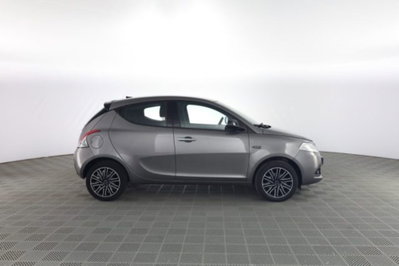 Lancia Ypsilon 1.0 FireFly 5 porte S&S Hybrid Silver Plus (3)