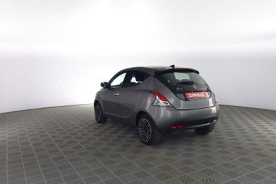 Lancia Ypsilon 1.0 FireFly 5 porte S&S Hybrid Silver Plus (6)