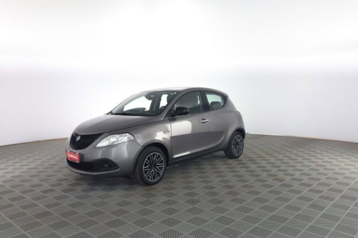 Lancia Ypsilon 1.0 FireFly 5 porte S&S Hybrid Ecochic Silver (8)
