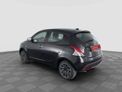 Lancia Ypsilon 1.0 FireFly 5 porte S&S Hybrid Ecochic Silver (3)