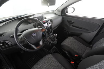 Lancia Ypsilon 1.0 FireFly 5 porte S&S Hybrid Ecochic Silver (9)