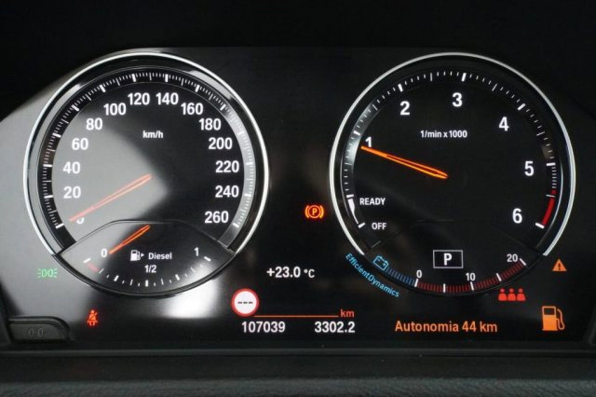 BMW X1 sDrive18d Advantage (7)