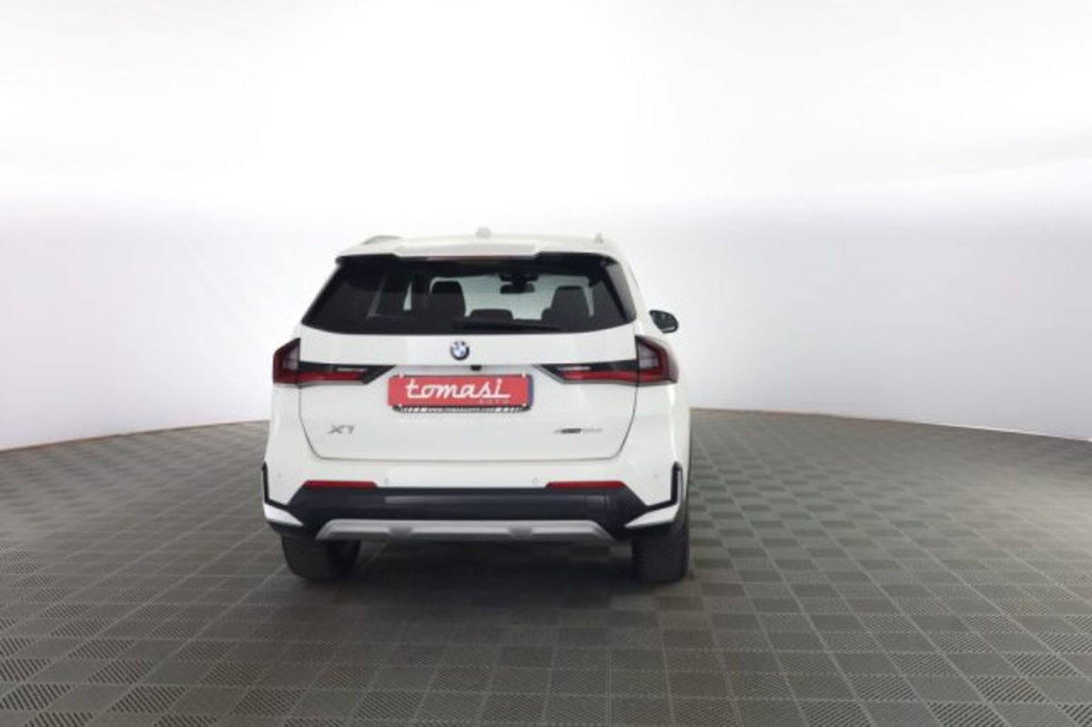 BMW X1 sDrive 18d xLine (5)