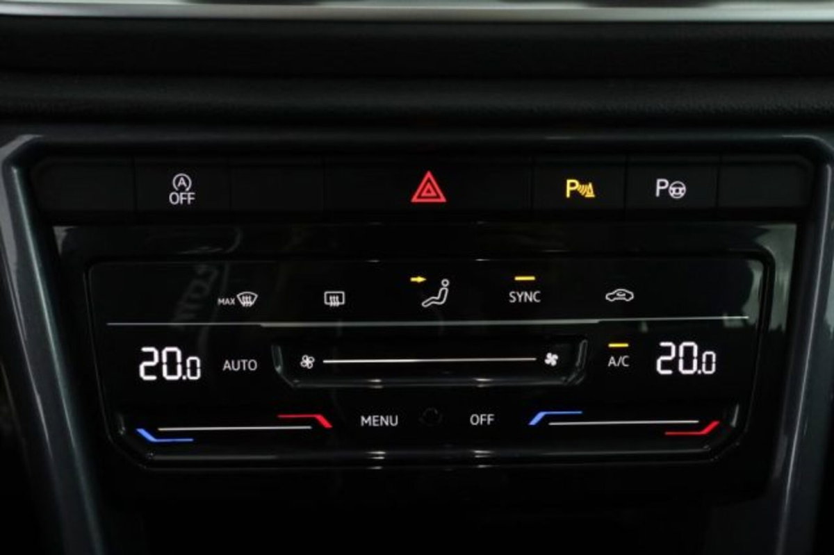 Volkswagen T-Roc 1.0 tsi Style 115cv (12)