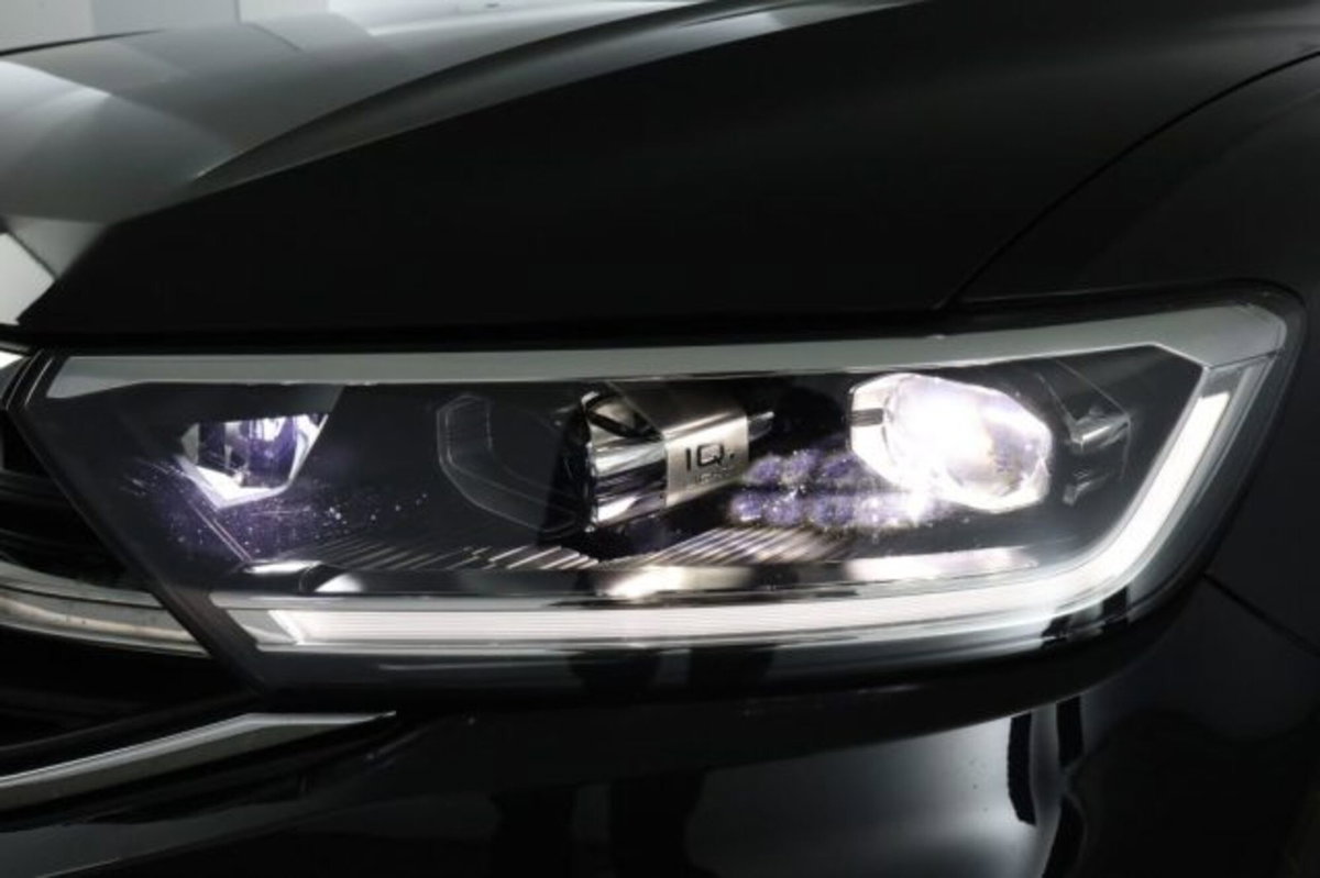 Volkswagen T-Roc 1.0 tsi Style 115cv (9)