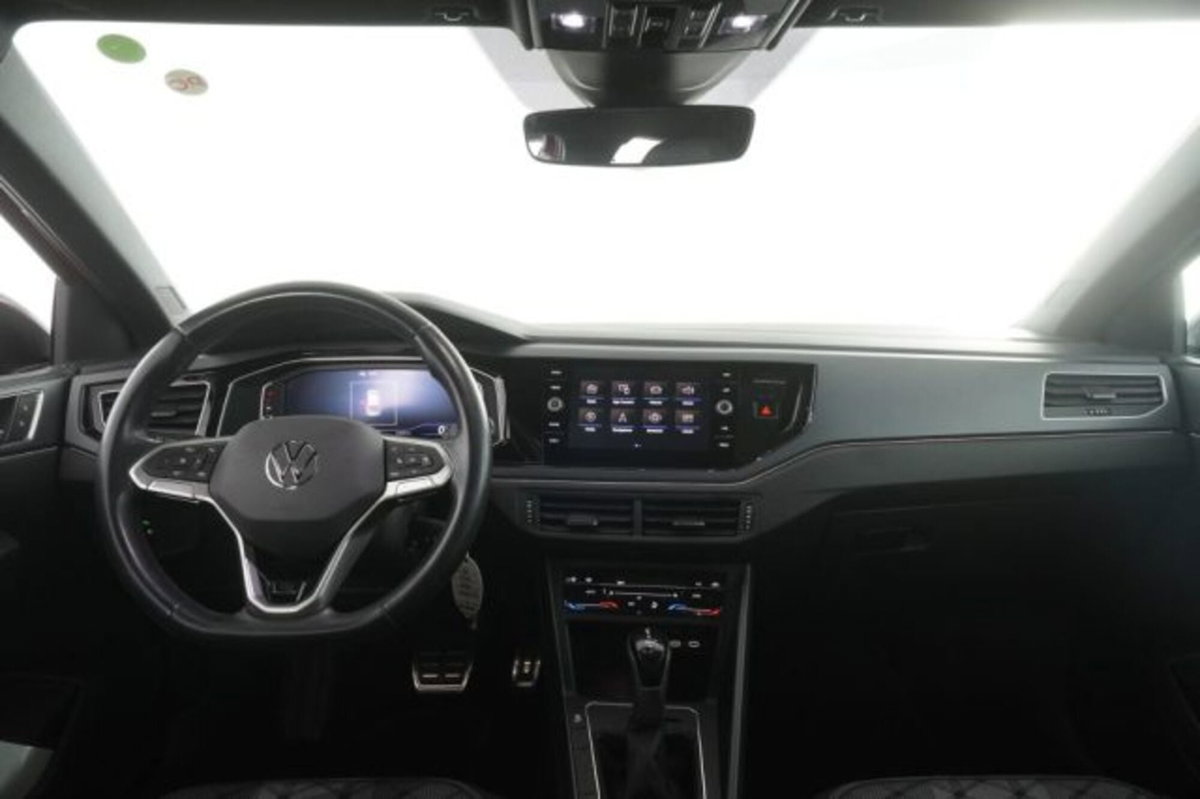 Volkswagen Taigo 1.0 TSI 110 CV DSG R-Line (12)