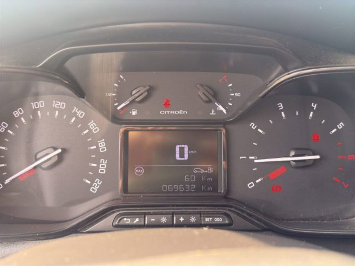 Citroen C3 Aircross PureTech 82 Shine (13)