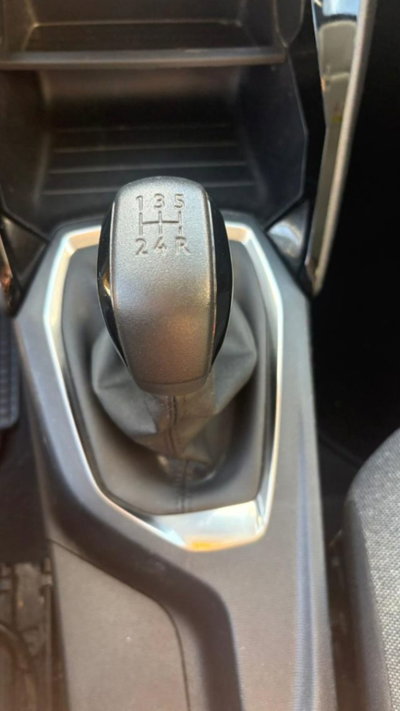 Peugeot 208 1.2 puretech Active s&s 75cv (10)