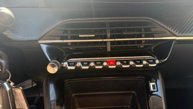 Peugeot 208 1.2 puretech Active s&s 75cv (8)