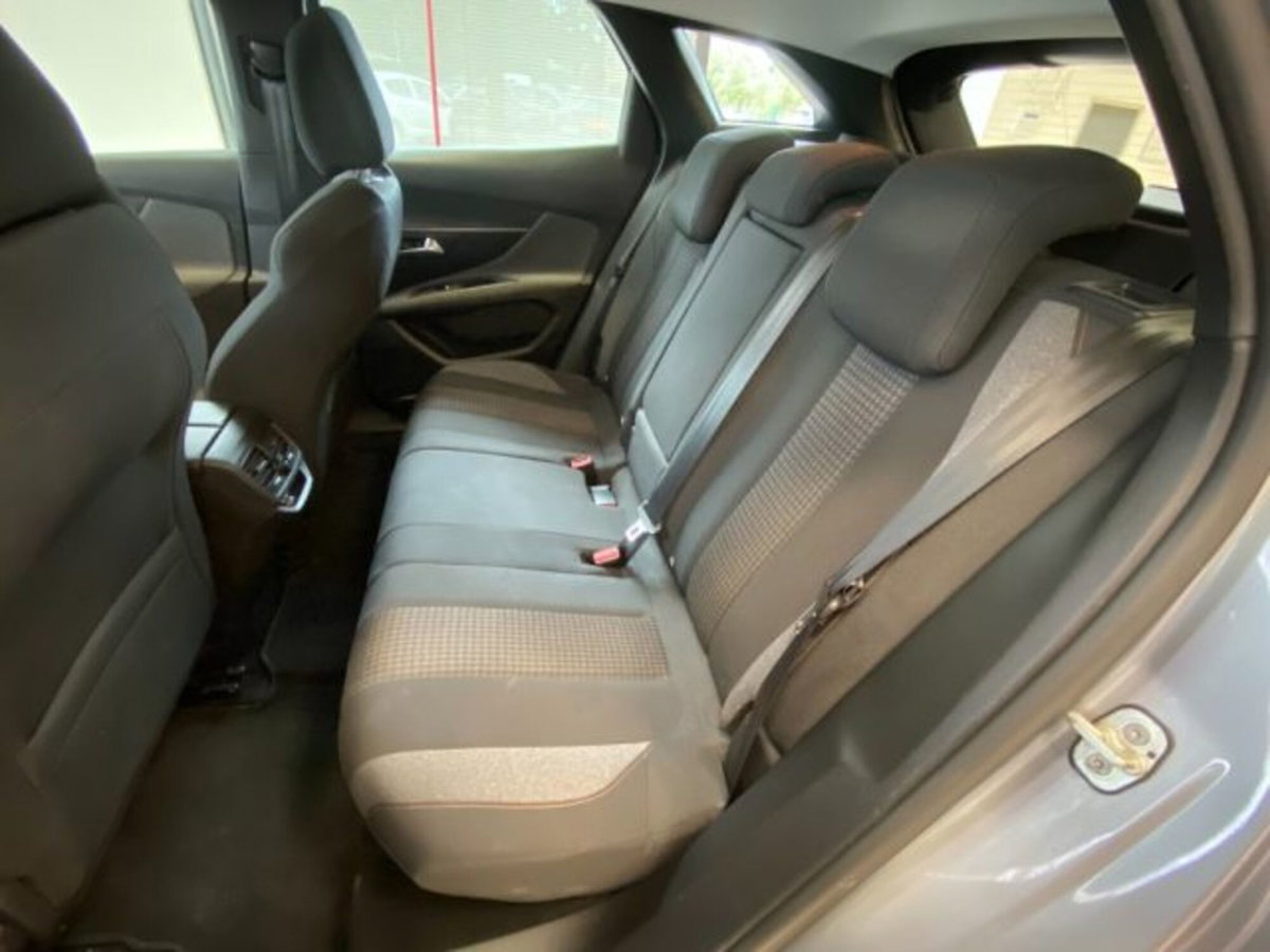 Peugeot 3008 BlueHDi 130 S&S EAT8 Active Business (11)