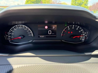 Peugeot 2008 PureTech 130 S&S EAT8 Active Pack (8)