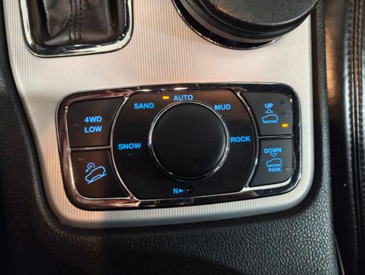 Jeep Grand Cherokee 3.0 V6 CRD 250 CV Multijet II Overland (10)