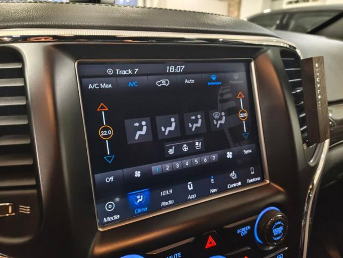 Jeep Grand Cherokee 3.0 V6 CRD 250 CV Multijet II Overland (11)