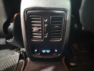 Jeep Grand Cherokee 3.0 V6 CRD 250 CV Multijet II Overland (12)